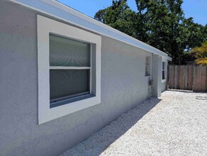 3609 11th Ave W in Bradenton, FL - Building Photo - Building Photo