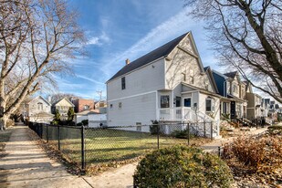 3857 N Hermitage Ave in Chicago, IL - Building Photo