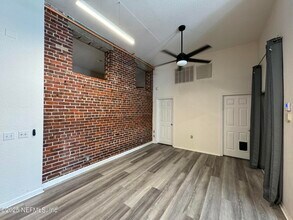 1951 N Market St in Jacksonville, FL - Building Photo - Building Photo