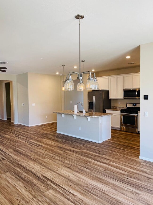 property at 983 Capulin Trl