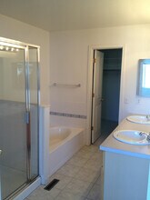 3628 Oakwood Dr in Longmont, CO - Building Photo - Building Photo