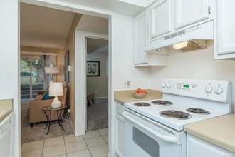 7395 E Eastman Ave in Denver, CO - Foto de edificio - Building Photo