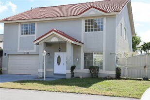 7928 NW 190th Ln in Hialeah, FL - Building Photo
