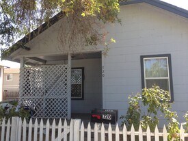 714 1/2-720 1/2 14th St in Marysville, CA - Building Photo