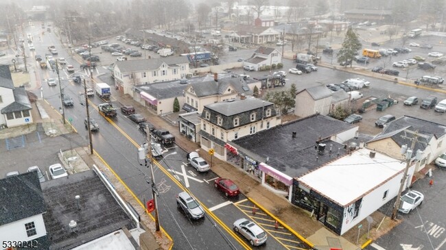 384 Ramapo Valley Rd in Oakland, NJ - Building Photo - Building Photo