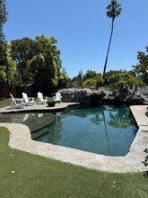 1130 Edgewood Rd in Redwood City, CA - Building Photo - Building Photo