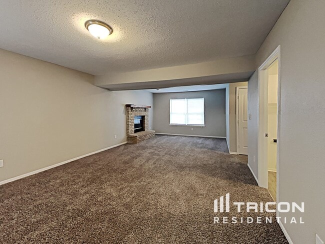 321 E Brixton Woods Dr in Pittsboro, IN - Building Photo - Building Photo
