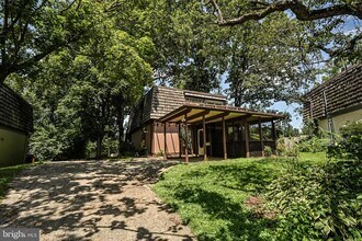 5621 9th Rd N in Arlington, VA - Foto de edificio - Building Photo