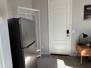 32914 Guinness Way, Unit # 1 in Winchester, CA - Building Photo - Building Photo