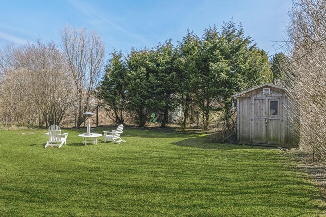 33 Hoppin Ave in Montauk, NY - Building Photo - Building Photo