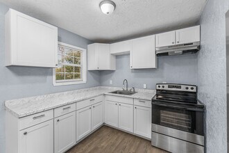 910 SW 37th St in Lawton, OK - Building Photo - Building Photo