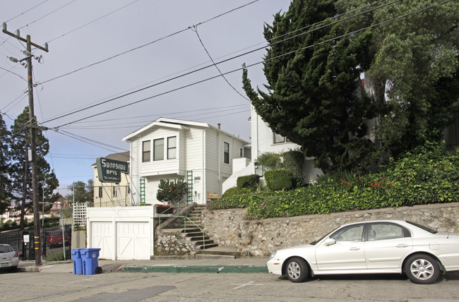 Surfside Apartments in Santa Cruz, CA - Building Photo - Building Photo