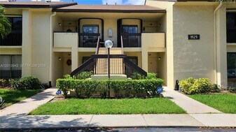 1929 SW 15th St in Deerfield Beach, FL - Building Photo