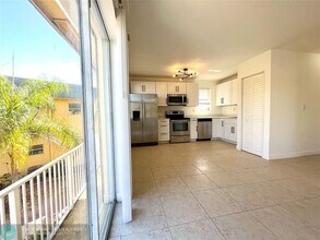 4071 N Dixie Hwy in Oakland Park, FL - Building Photo - Building Photo