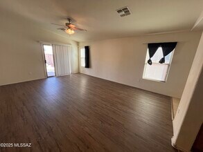 7201 S Monks Tale Dr in Tucson, AZ - Building Photo - Building Photo