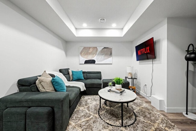 property at 4914 Hawthorn Pl SW