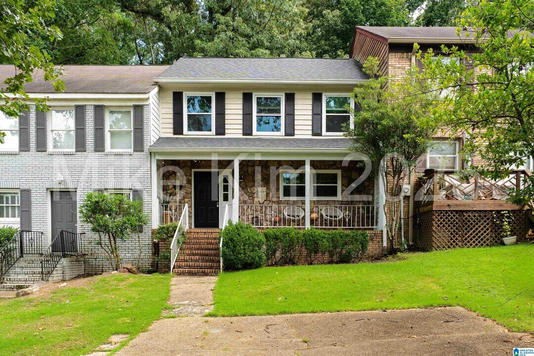 3871 Overton Manor Trail in Hoover, AL - Building Photo