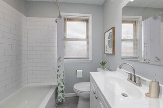 555 Naomi Ave, Unit 1A in Woodbury, NJ - Building Photo - Building Photo