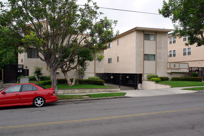 628 W Imperial Ave in El Segundo, CA - Building Photo - Building Photo