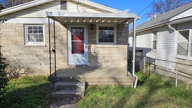 907 Beecher St in Louisville, KY - Foto de edificio - Building Photo