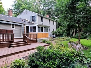 247 Woodland Rd in Hampton, NH - Building Photo - Building Photo