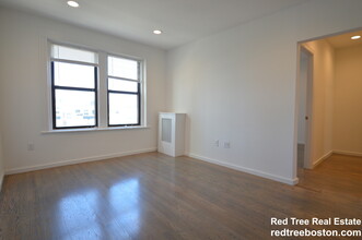 29 Peterborough St, Unit 11-8 in Boston, MA - Building Photo - Building Photo