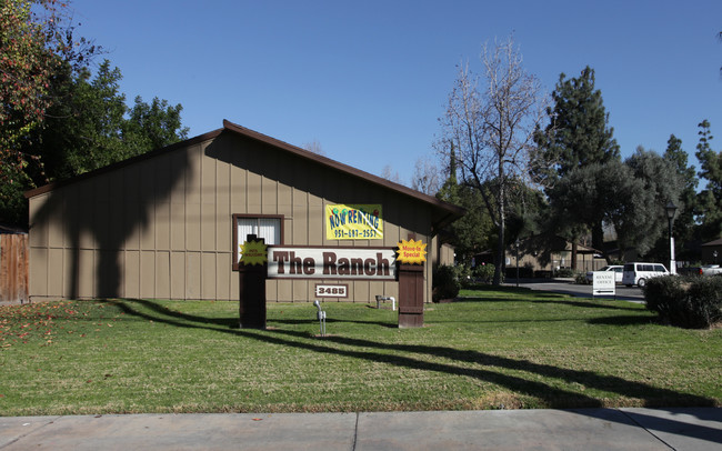 Ranch Apartments in Riverside, CA - Foto de edificio - Building Photo