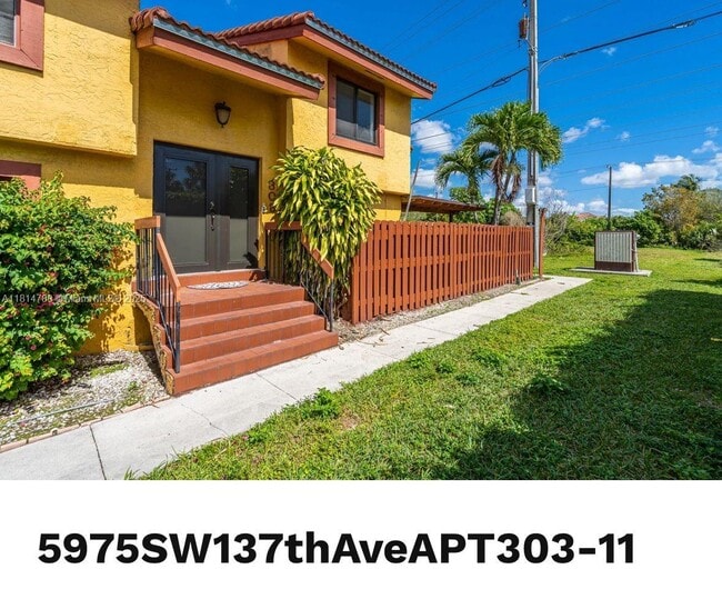 5975 SW 137th Ave in Miami, FL - Building Photo - Building Photo
