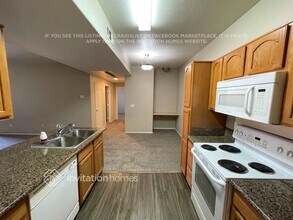 41410 Juniper St in Murrieta, CA - Foto de edificio - Building Photo