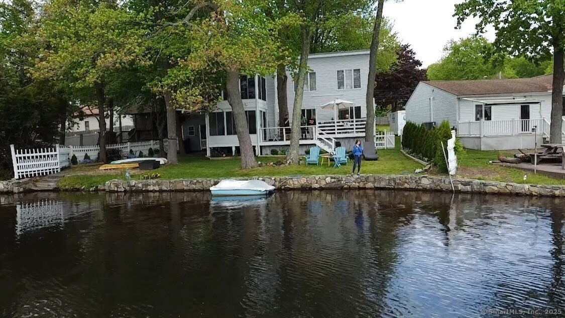 9 Club Ln in Plymouth, CT - Building Photo