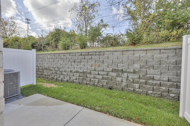 property at 204 Douglas Bend Rd