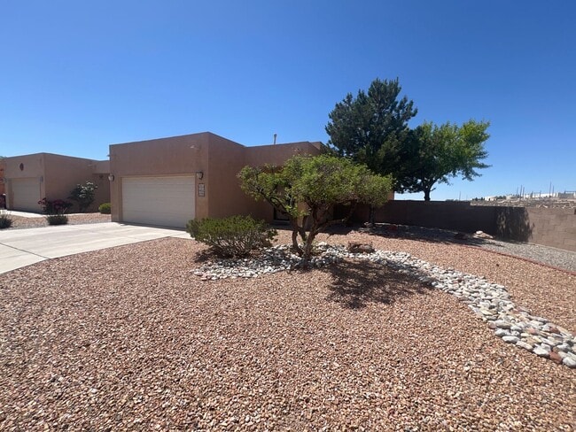4400 Desert Chicory Ct SE in Rio Rancho, NM - Building Photo - Building Photo