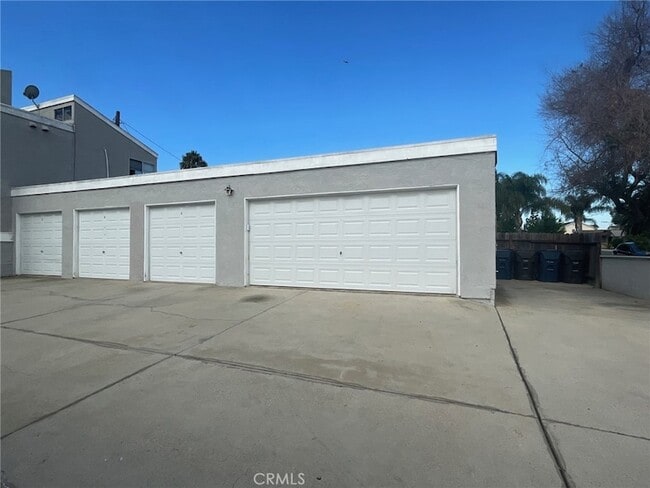 7892 Newman Ave in Huntington Beach, CA - Building Photo - Building Photo