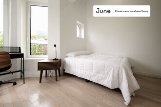 Room in Shared 4 bed/4 bath home in Brooklyn, NY - Building Photo - Building Photo