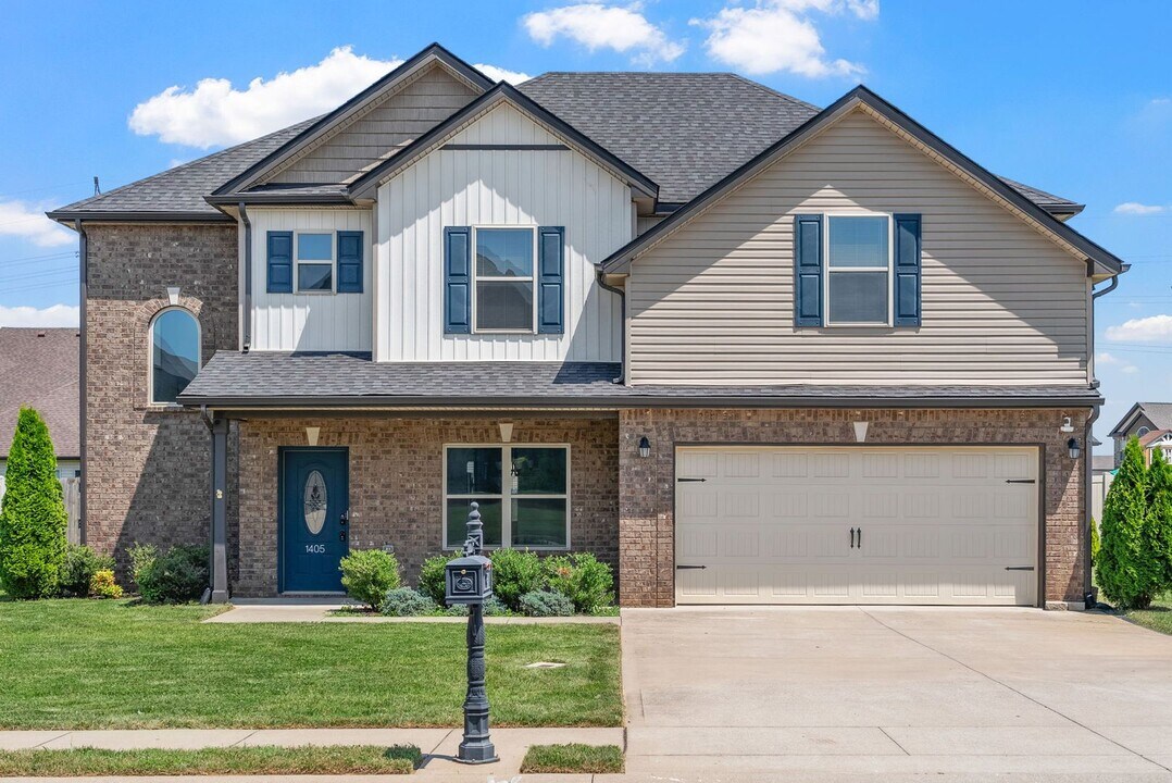 1405 Kingbird Dr in Clarksville, TN - Building Photo