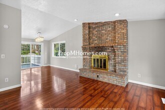 537 SW 19th Pl in Troutdale, OR - Building Photo - Building Photo