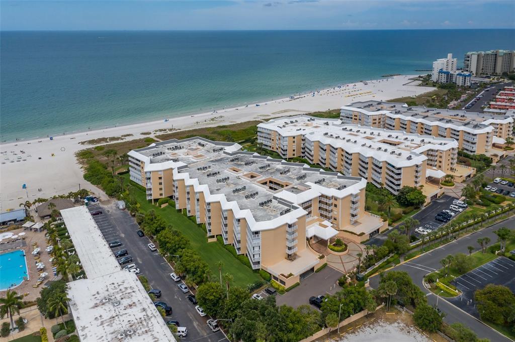 6500 Sunset Way in St Pete Beach, FL - Building Photo