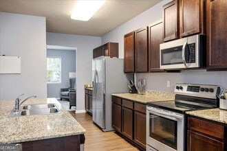 637 Yazzie Pl in Atlanta, GA - Building Photo - Building Photo