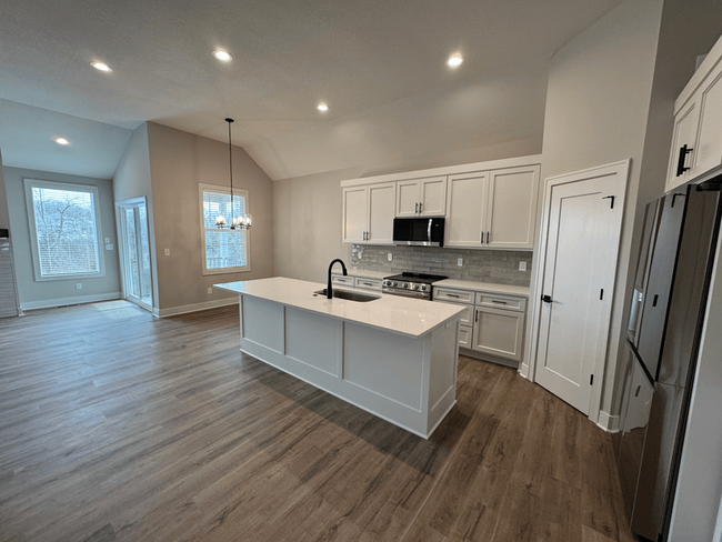 1419 SW Winthrop Dr in Lee's Summit, MO - Building Photo - Building Photo