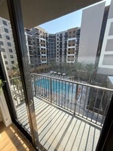 634 E 30th St, Unit A5 in Hialeah, FL - Foto de edificio - Building Photo