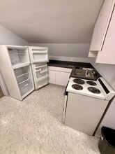 20 Shearwater Way in Centereach, NY - Foto de edificio - Building Photo