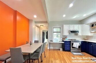 43 West St in Needham, MA - Foto de edificio - Building Photo