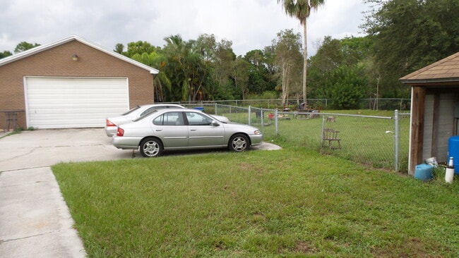 7035 Babcock Rd in Ft. Myers, FL - Building Photo - Building Photo