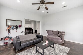 3122 Molly Dr in Huntsville, TX - Building Photo - Building Photo