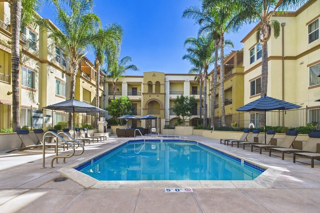 Sofi at Topanga Canyon in Chatsworth, CA - Building Photo