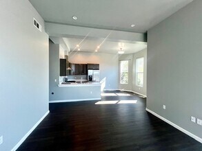 402 Webster St, Unit 1 in Oakland, CA - Foto de edificio - Building Photo
