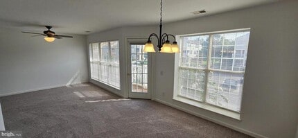 9262 Cardinal Forest Ln in Lorton, VA - Building Photo - Building Photo