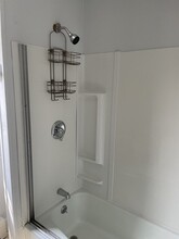 84 Woodlawn St in Springfield, MA - Foto de edificio - Building Photo