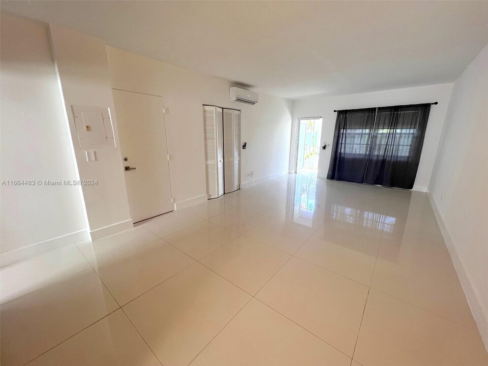 1604 Drexel Ave in Miami Beach, FL - Building Photo