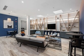 83 Beacon St, Unit 2 in Boston, MA - Building Photo - Building Photo